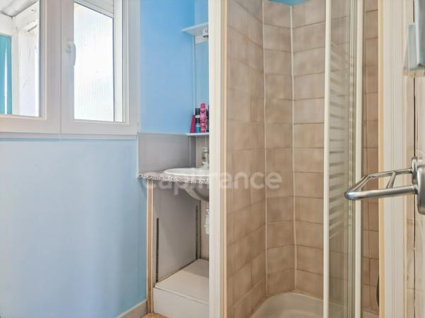 Neuville-sur-Sarthe - Terrain de loisirs de 425 m² en bord de Sarthe. Posez vos valises et profitez !