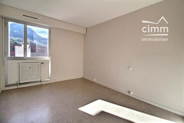 A VENDRE SALLANCHES CENTRE-VILLE (74700) APPARTEMENT 4 PIECES ET PLACE DE PARKING COUVERTE