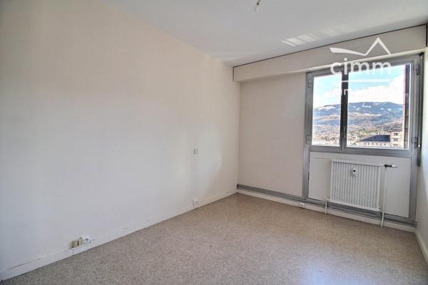 A VENDRE SALLANCHES CENTRE-VILLE (74700) APPARTEMENT 4 PIECES ET PLACE DE PARKING COUVERTE