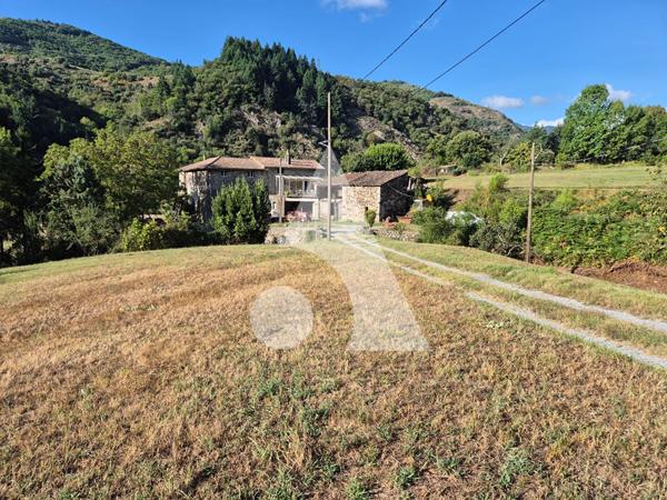 Maison 8 pièces 532.7 m2