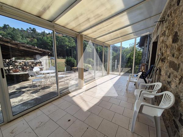 Maison 8 pièces 532.7 m2