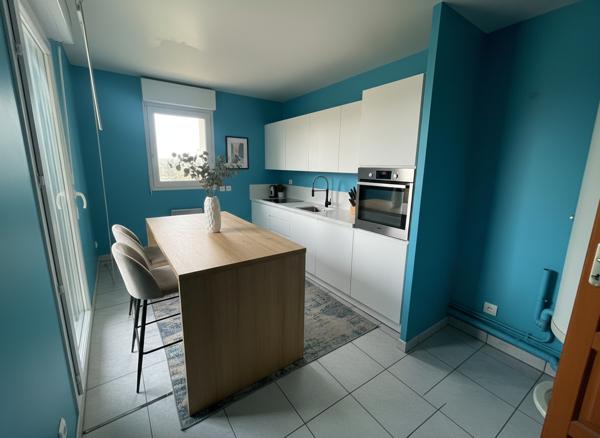 En plein centre ville, venez visiter ce 3 pièces de 69m²  avec terrasse et box !