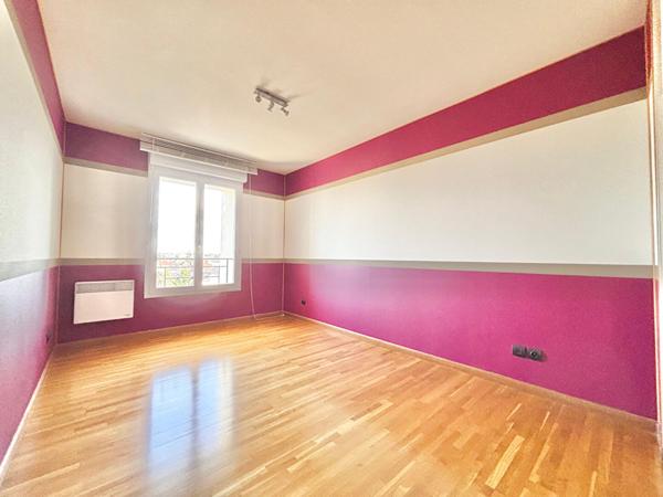 En plein centre ville, venez visiter ce 3 pièces de 69m²  avec terrasse et box !