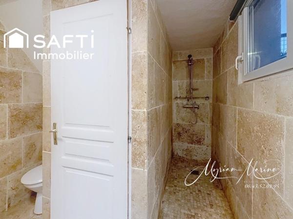 VILLA INDEPENDANTE DE PLAIN PIED-  CENTRE DE ROQUEBRUNE SUR  ARGENS