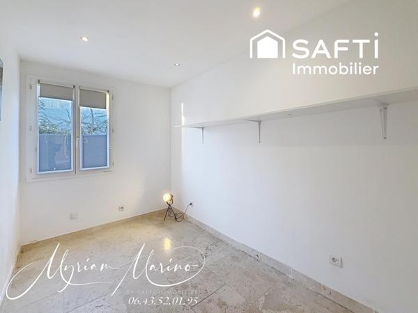 VILLA INDEPENDANTE DE PLAIN PIED-  CENTRE DE ROQUEBRUNE SUR  ARGENS