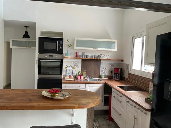 Maison familiale avec piscine dans Biscarosse bourg.