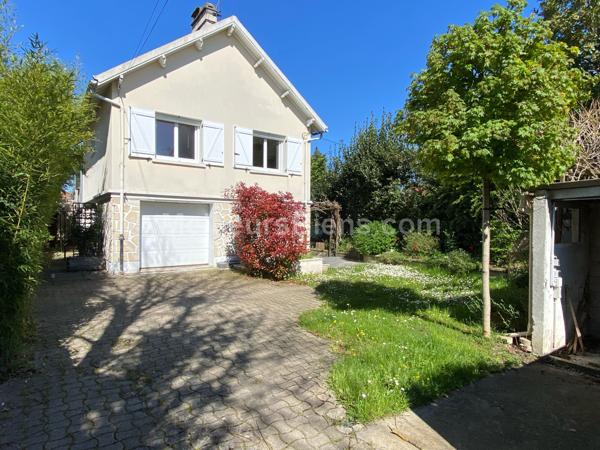 MAISON 'Quartier de Sévigné' à 2 pas du T4 Léon Blum