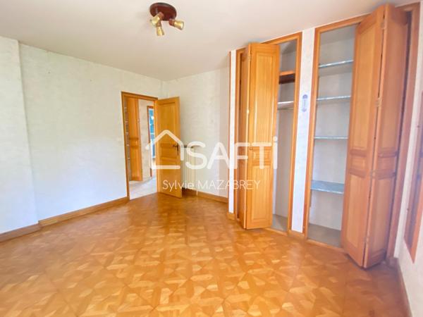 Beau pavillon de plain-pied à remettre au gout du jour!