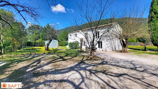 Maison T7 + studio en campagne au calme