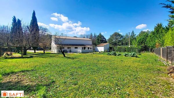 Maison T7 + studio en campagne au calme