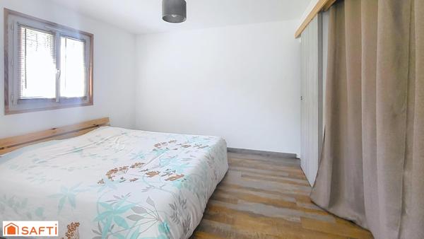 Maison T7 + studio en campagne au calme