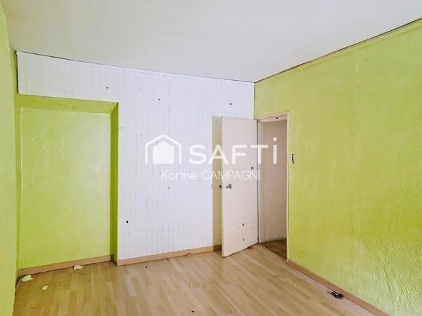 Immeuble à rénover au cœur de Fontaine-de-Vaucluse