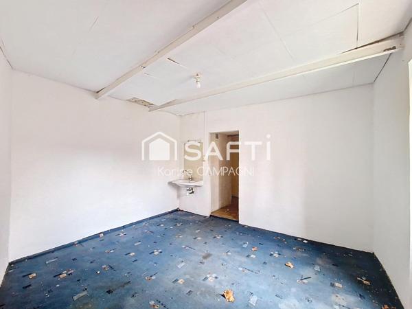 Immeuble à rénover au cœur de Fontaine-de-Vaucluse