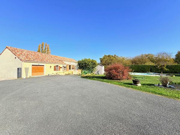 Montcuq: proche commerces Montcuq