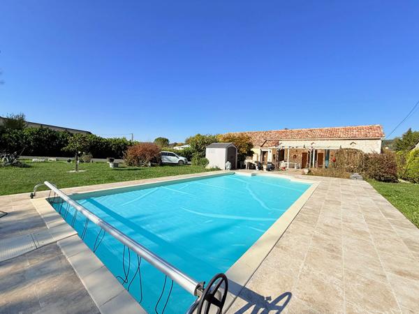 Montcuq: proche commerces Montcuq