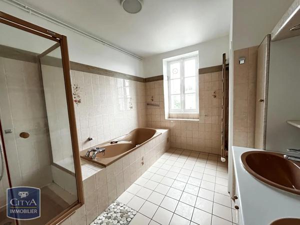 Appartement à louer 3 pièces 81.17m² Brive-la-Gaillarde (19100)