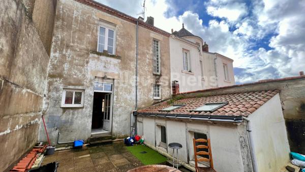 Appartement T 6 sur 3 Etages - Hyper Centre - Rue Piétonne - Emplacement de choix - 180m2 exploitables - 149m2 habitables