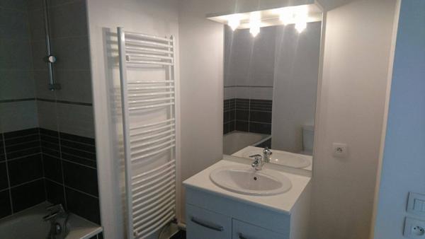 Appartement 2 pièces 43m2 avec balcon et parking - Secteur Saint Michel