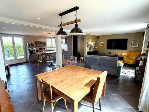 Maison 180m2 rénovée, 5 chambres, sous-sol total, garage, terrain 1000m2