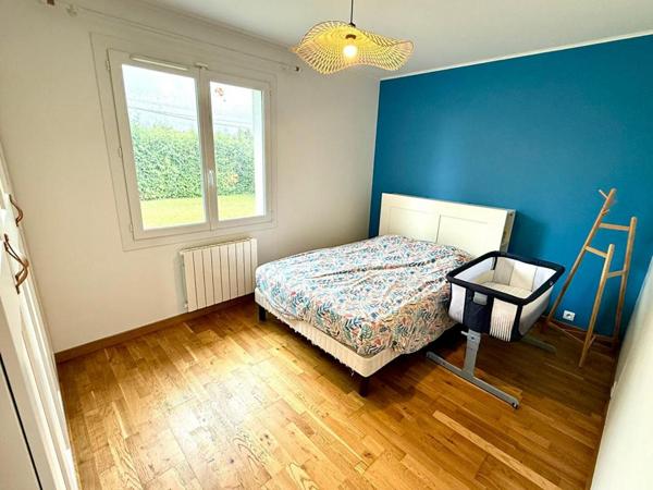 Maison 180m2 rénovée, 5 chambres, sous-sol total, garage, terrain 1000m2