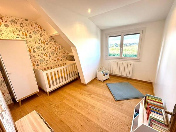 Maison 180m2 rénovée, 5 chambres, sous-sol total, garage, terrain 1000m2