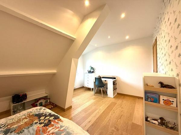 Maison 180m2 rénovée, 5 chambres, sous-sol total, garage, terrain 1000m2