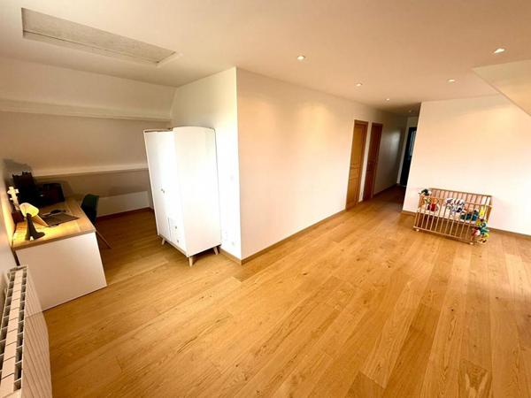 Maison 180m2 rénovée, 5 chambres, sous-sol total, garage, terrain 1000m2