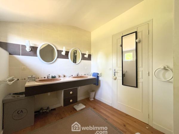 Demeure 181.41 m² à Ploumilliau 22300