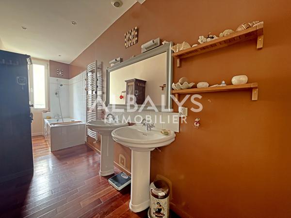 Bastide 6 pièce(s) 4 chambre(s) 145 m²