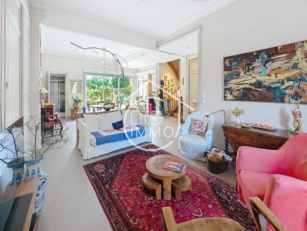 Bergerac : Maison bourgeoise 7 pièces de 216m² avec cour