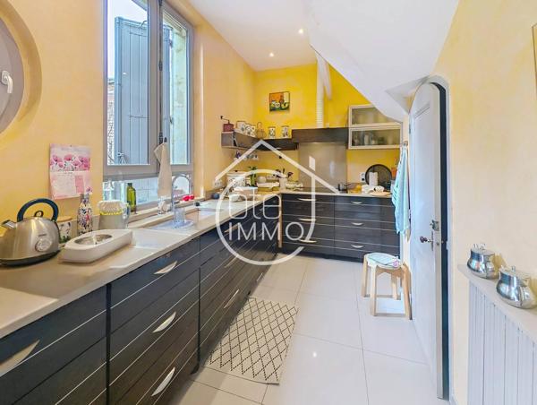 Bergerac : Maison bourgeoise 7 pièces de 216m² avec cour