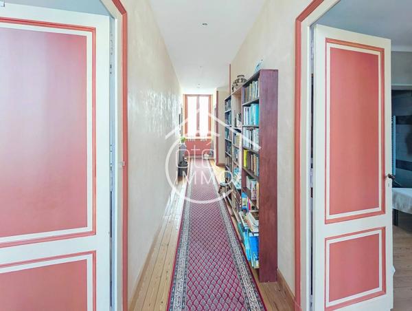 Bergerac : Maison bourgeoise 7 pièces de 216m² avec cour