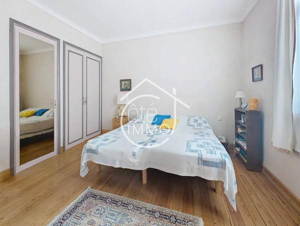 Bergerac : Maison bourgeoise 7 pièces de 216m² avec cour