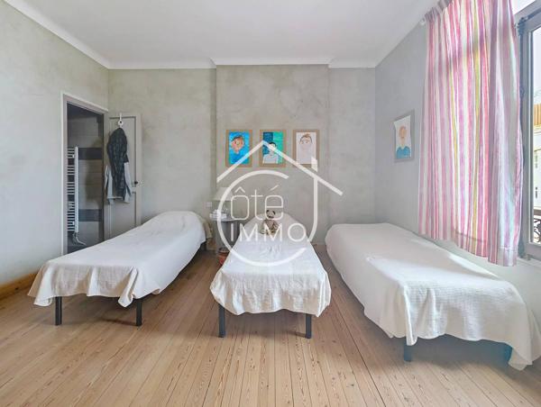 Bergerac : Maison bourgeoise 7 pièces de 216m² avec cour