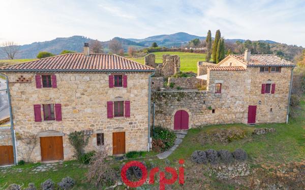 Maison à vendre    7 pièces •  Gluiras