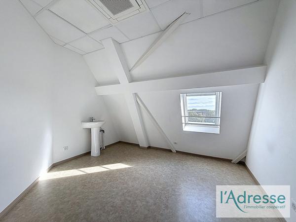 A LOUER LOCAL COMMERCIAL LAUNAGUET