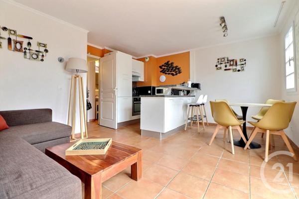 Appartement F3 à vendre  2 pièces - 39 m2 ST RAPHAEL - 83