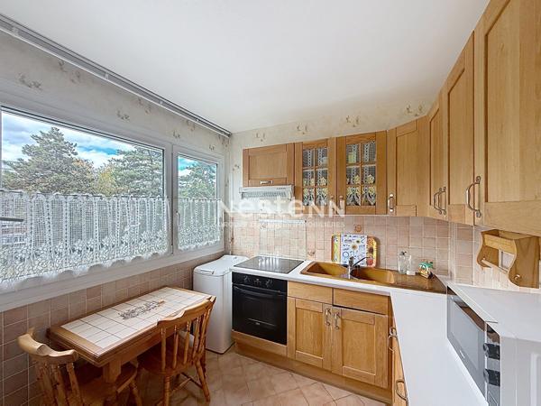 Appartement  2 pièce(s) 48.60 m2 - balcon, cave et place de parking