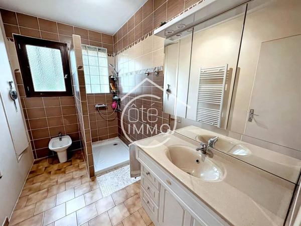 LA FORCE : Maison sur sous-sol semi-enterré 4 pièces de 100m² avec jardin