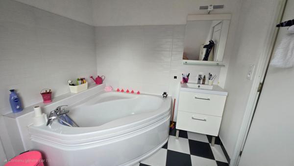 Maison familiale, clés en main à Sandillon.