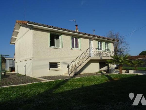 FLEURÉ, Maison lumineuse offrant : une belle pièce de vie avec cuisine aménagée ouverte, 3 cham...