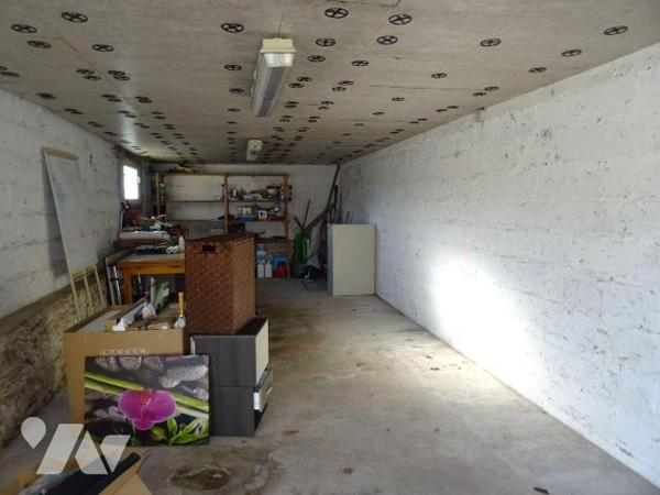 FLEURÉ, Maison lumineuse offrant : une belle pièce de vie avec cuisine aménagée ouverte, 3 cham...