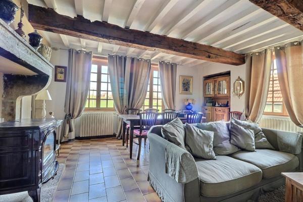 Vaste maison en pierre