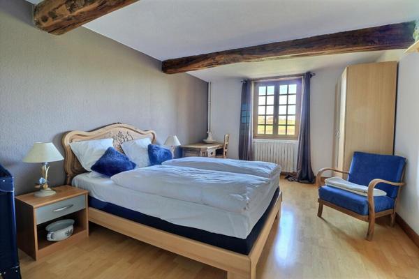 Vaste maison en pierre