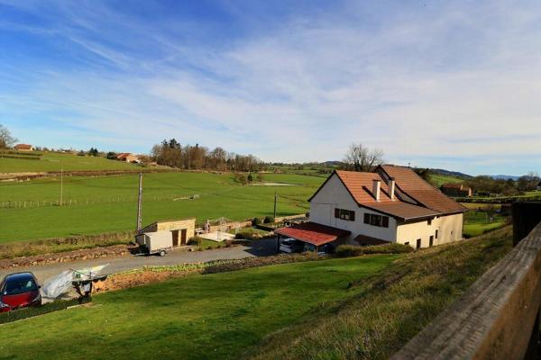 Vaste maison en pierre