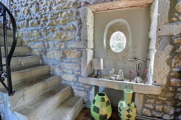 Vaste maison en pierre