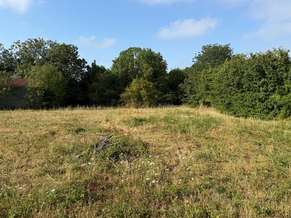 LAGORD - TERRAIN de 389 m²
