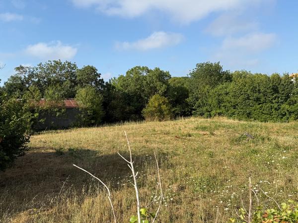 LAGORD - TERRAIN de 389 m²