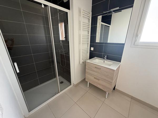 A louer - Appartement T3 avec balcon et place de parking - Mûrs-Erigné