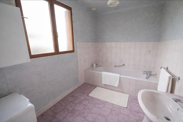 Maison 7 pièces 7 minutes gare/ 900 m2 de terrain / 5 chambres